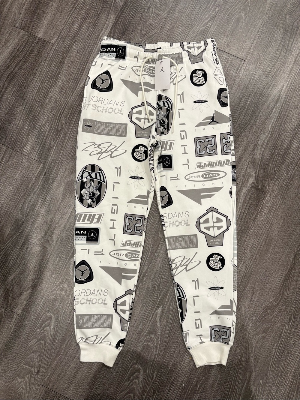Men’s Jordan Essentials Printed Sweatpants Size Medium